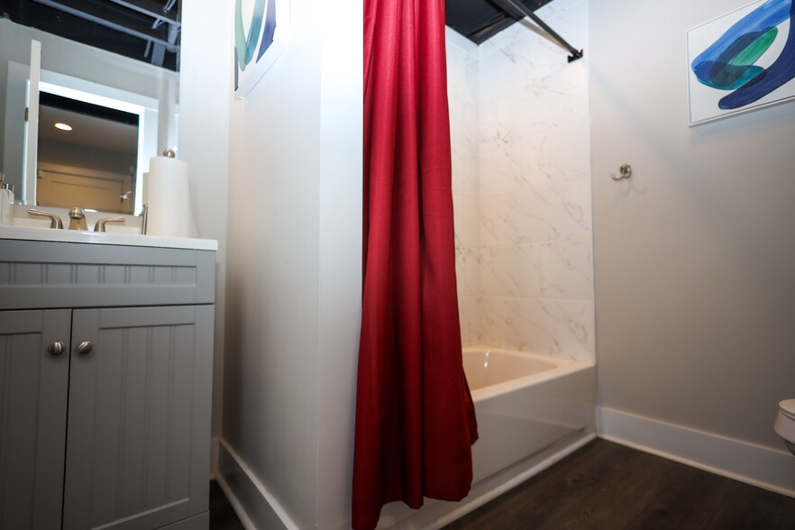 Basement Full bathroom - 1617 27th St N