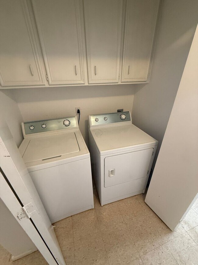 Building Photo - 1610 28th St