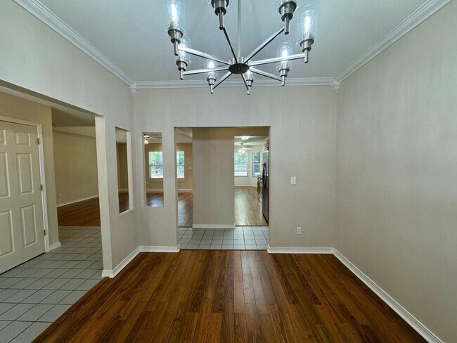 Building Photo - 64 Hampton Cir