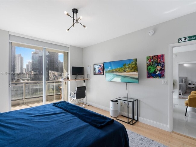 Building Photo - 90 SW 3rd St