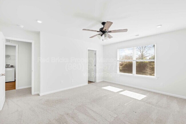 Building Photo - 2128 Blue Sky Mdws Dr