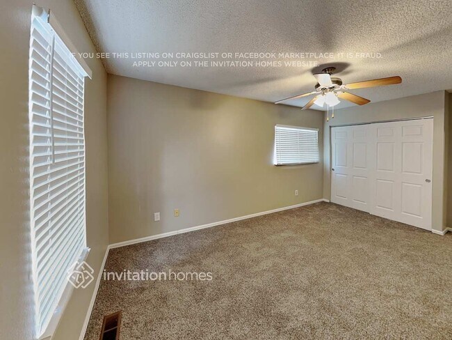 Building Photo - 11180 W 102nd Ave