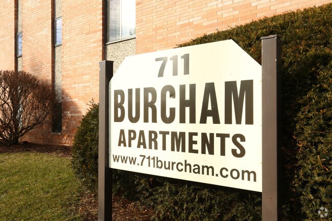 Building Photo - 711 Burcham Apartments