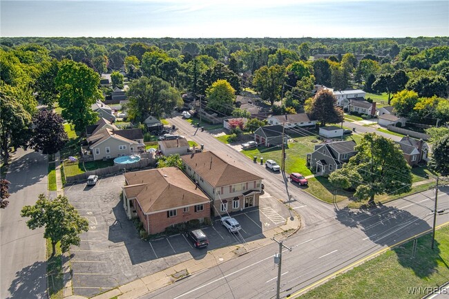 Building Photo - 273 Division St