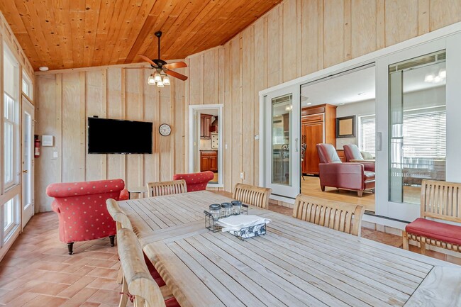 Building Photo - Executive Almaden Valley Home