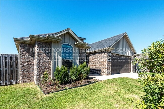 Building Photo - 347 W Tyler Rd