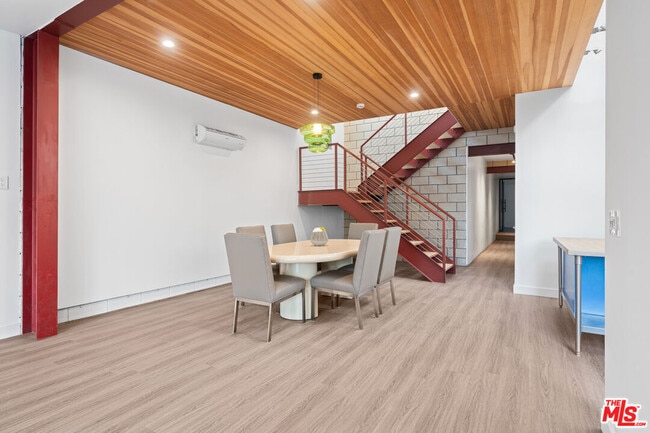 Building Photo - 800 Indiana Ave