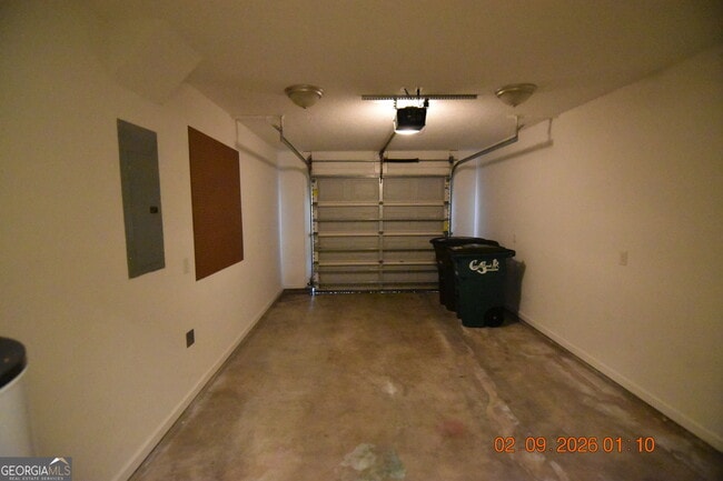 Building Photo - 322 Gary Cir