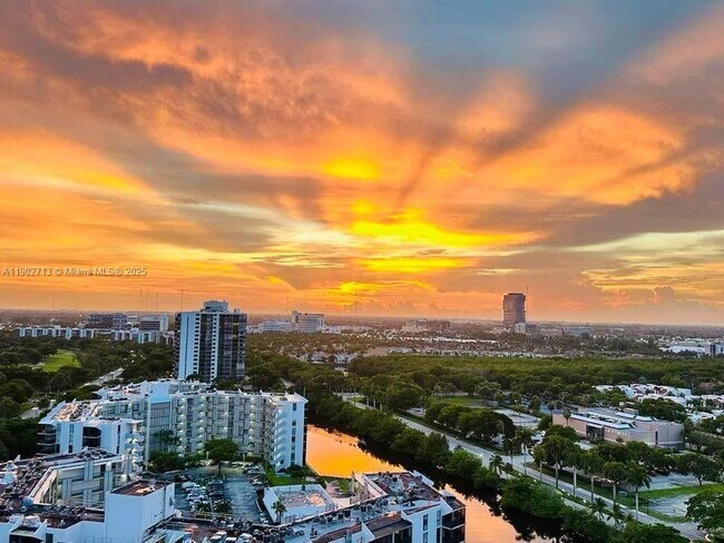 Building Photo - 3625 N Country Club Dr