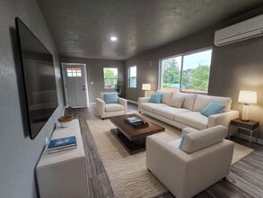 Building Photo - 1641 SE Marsters Ave