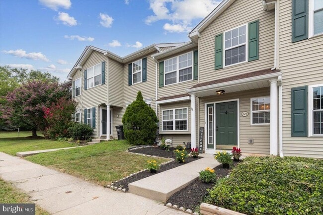 Building Photo - 105 Pin Oak Ct