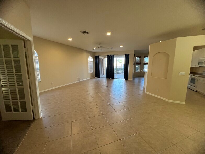 Building Photo - 13988 Village Creek Dr