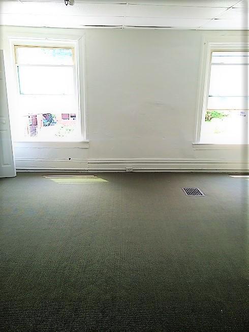 Building Photo - 156 Robinson St