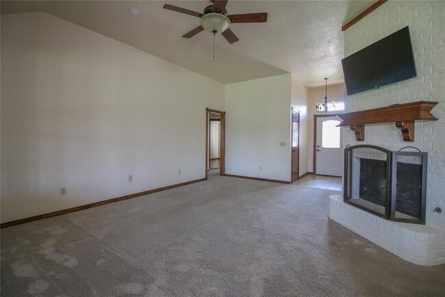 Building Photo - 13000 S Robinson Ave