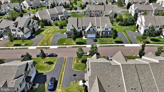 Building Photo - 2007 Pleasant Valley Dr