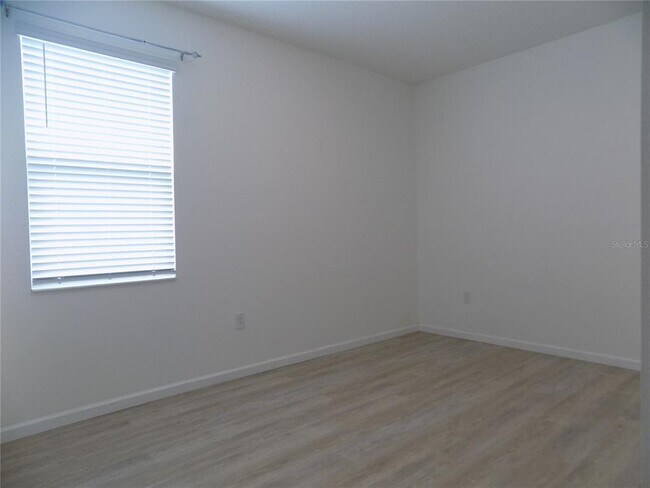 Building Photo - 1713 Chatsworth Cir