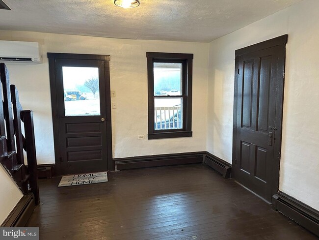 Building Photo - 15 Myers Rd