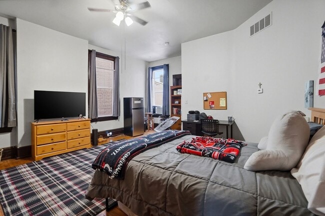 Building Photo - 6 bed/2 bath on Wheeler St., Mins. from UC for Only $650/pp ($3900/mo)!