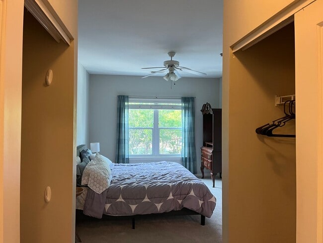 Building Photo - 2 Bedroom 2 Bath Furnished Condo at The Re...