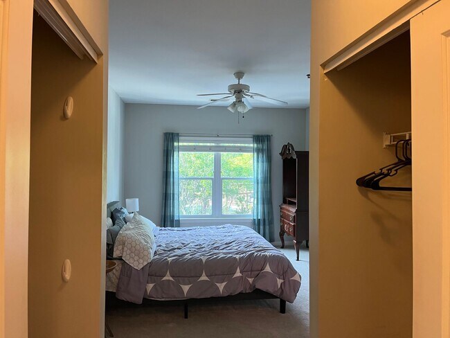 Building Photo - 2 Bedroom 2 Bath Furnished Condo at The Regatta - James Island