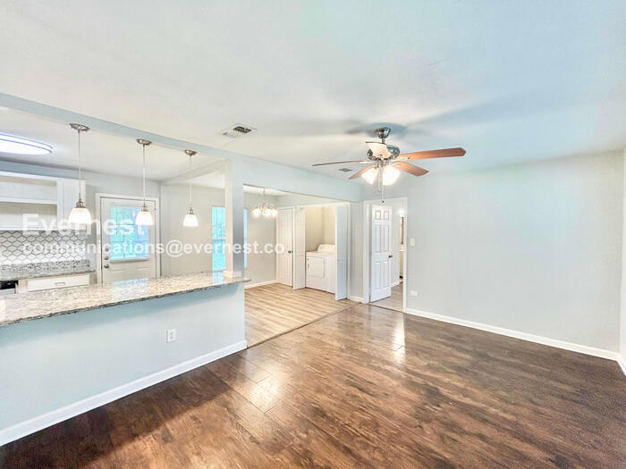 Building Photo - 10425 Ferguson Rd