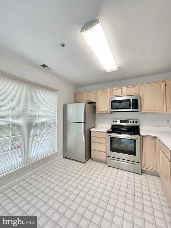 Building Photo - 2800 Emma Lee St