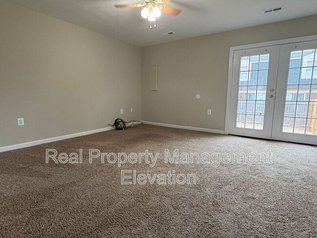 Building Photo - 213 Kimberly Way