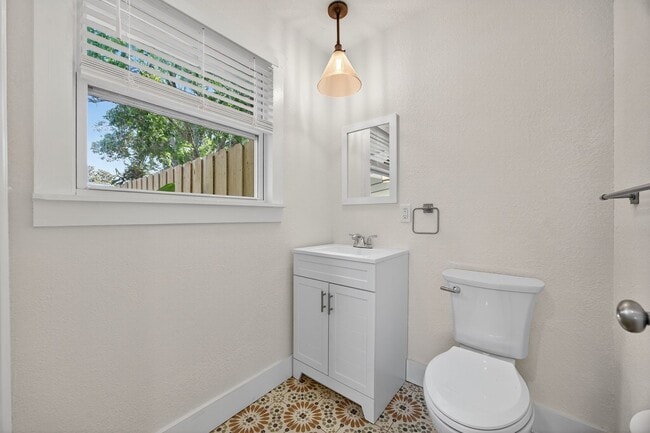 Building Photo - Completely Remodeled 3-Bedroom Home in Atl...