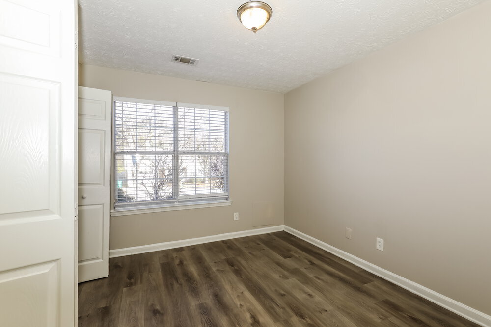 Building Photo - 939 Maple Leaf Ridge