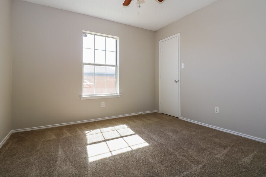 Building Photo - 1521 Becky Ln
