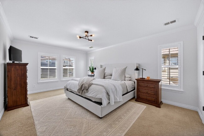 Building Photo - "Spacious 5-Bedroom Retreat on South Quantock Way - Perfectly Designed for Comfort and Style!"  A...