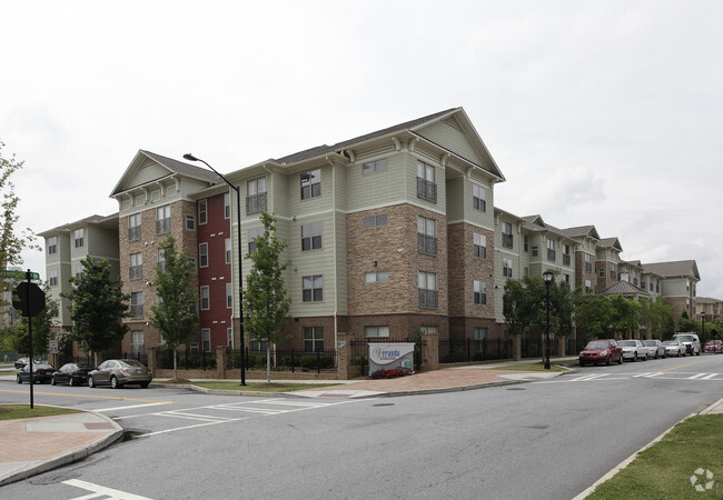 Building Photo - Veranda At Auburn Pointe