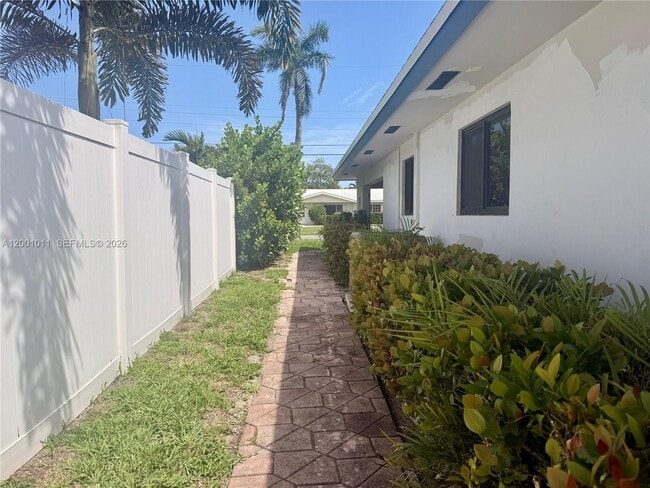 Building Photo - 2730 NE 7th St