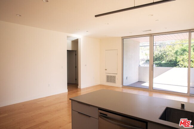 Building Photo - 4826 Franklin Ave