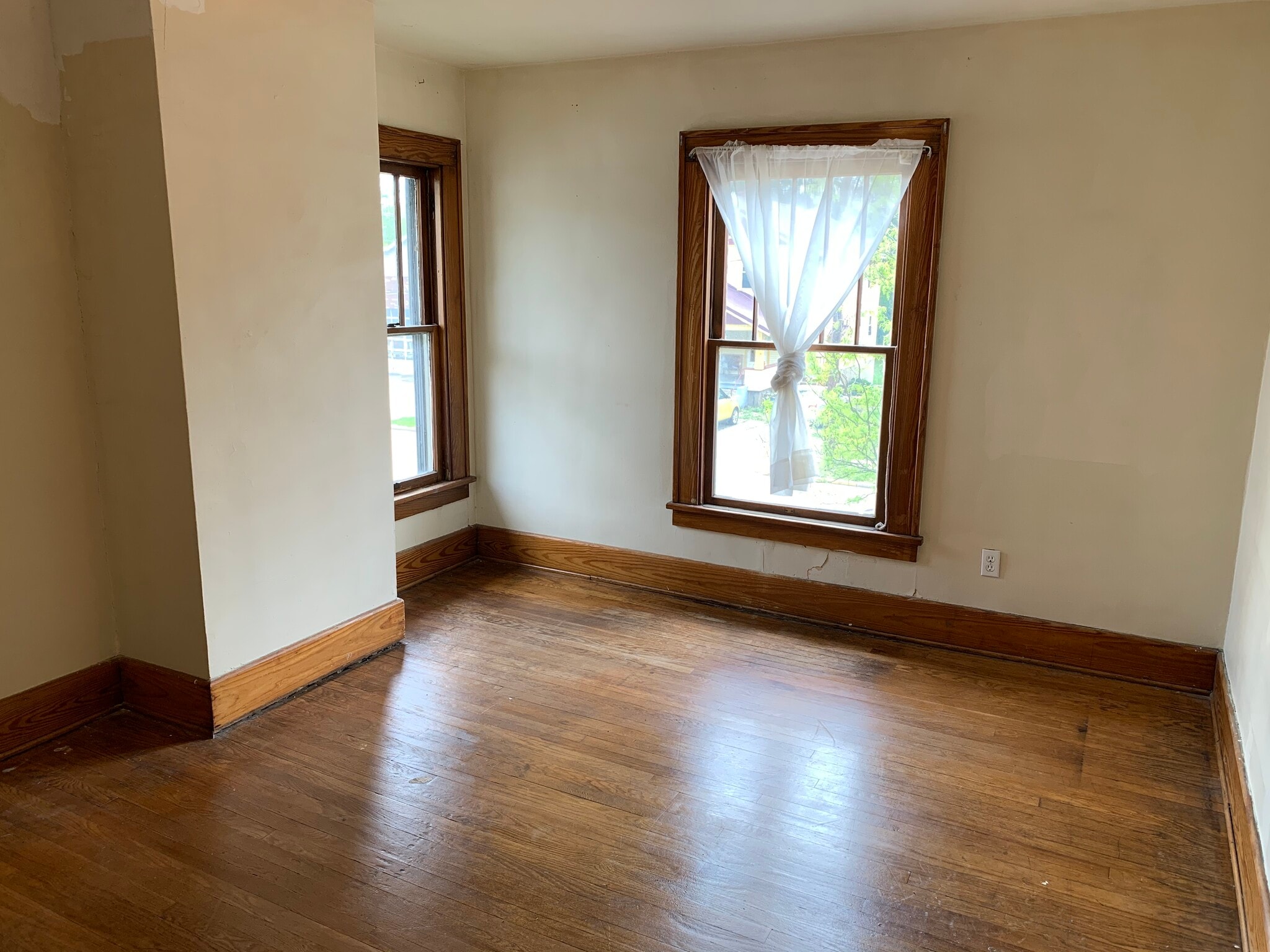 Building Photo - 296 E State St