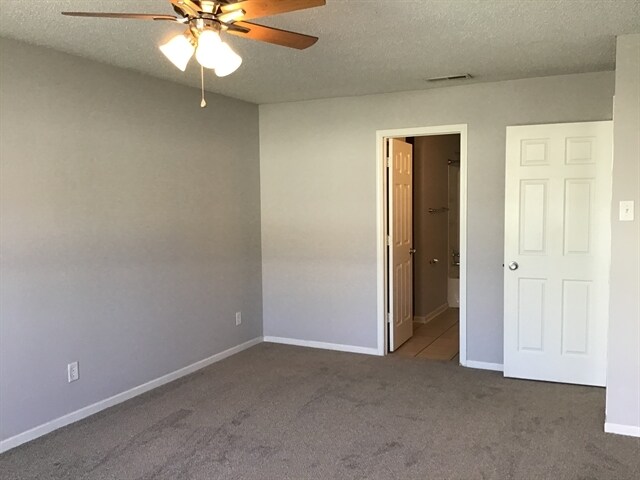 Building Photo - 662 Holly Rose Way