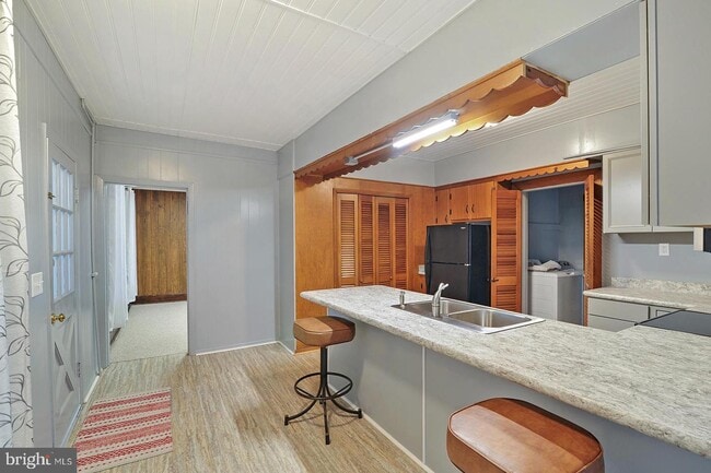 Primary Photo - 1579 Fast Landing Rd