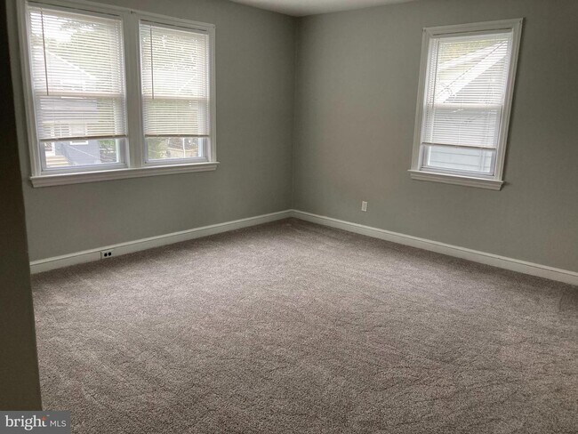 Building Photo - 254 WYOMING Ave