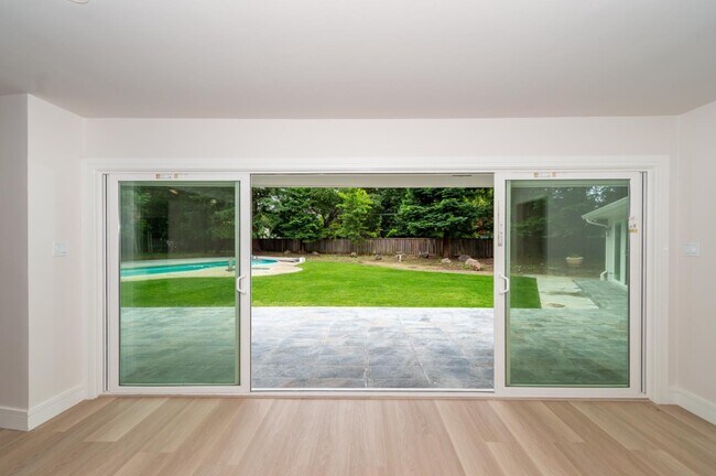 Building Photo - 9 Odell Pl