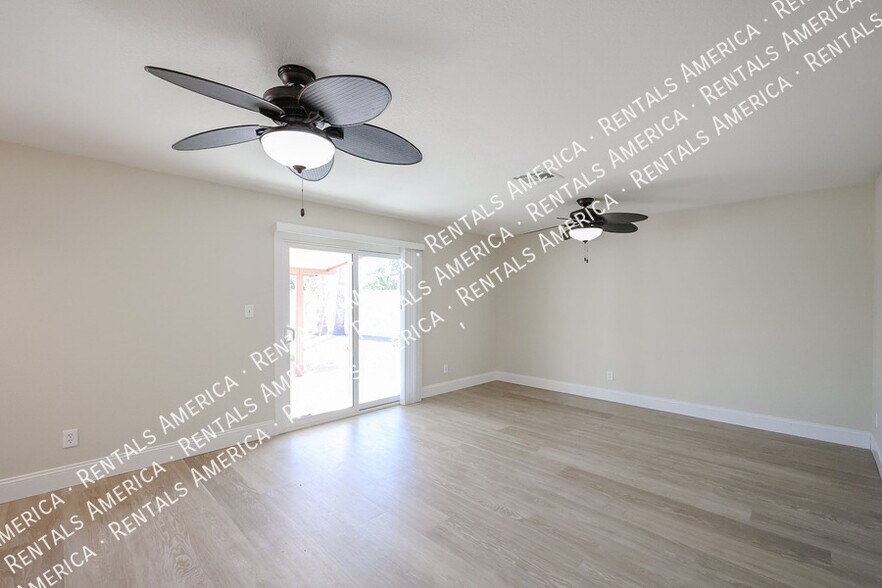 Building Photo - 11621 N 30th St