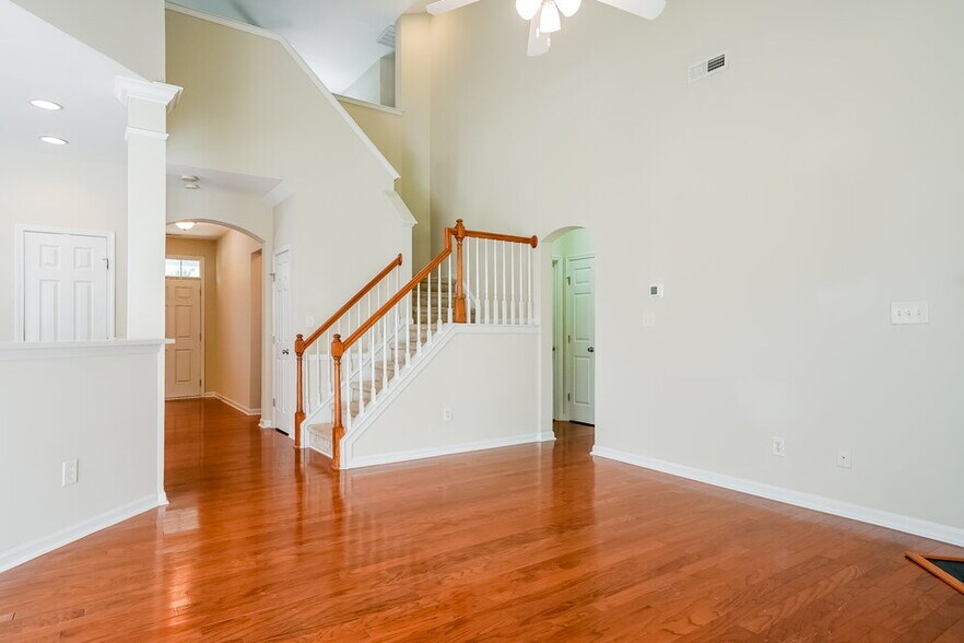 Building Photo - 529 Ashgreen Ct