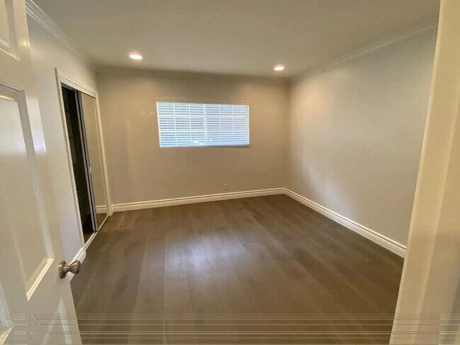 Building Photo - 16636 Calneva Dr