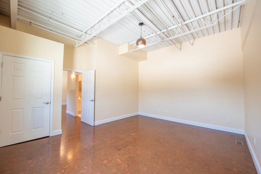 Building Photo - 212 Hice Ave