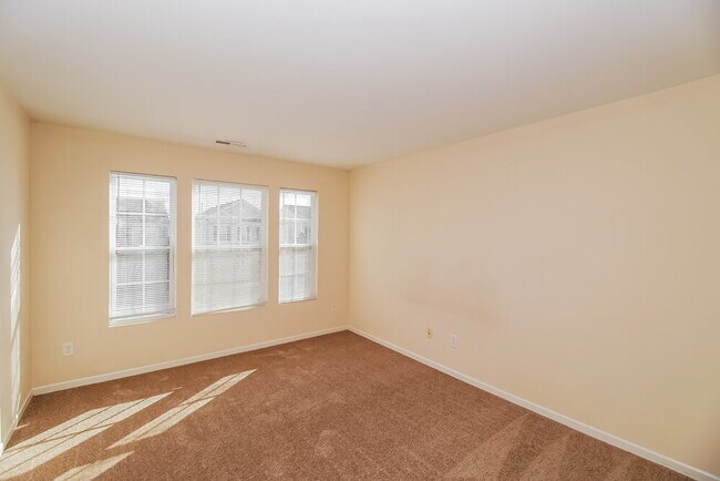 Building Photo - 271 Morning Dew Dr