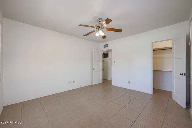 Building Photo - 7030 N 14th Ave