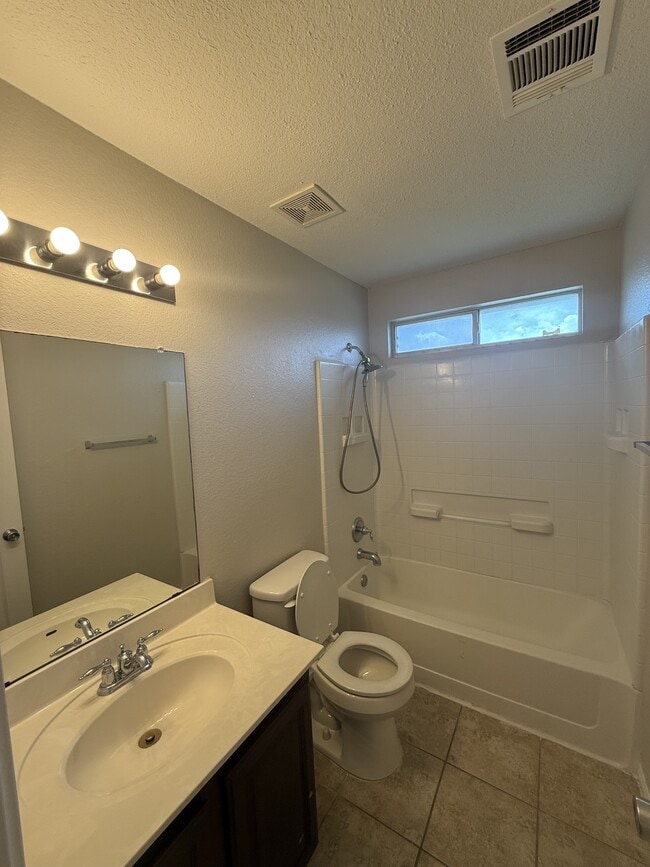 Building Photo - 502 Constellation Dr