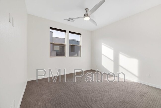 Building Photo - 11231 Hidden Peak Ave