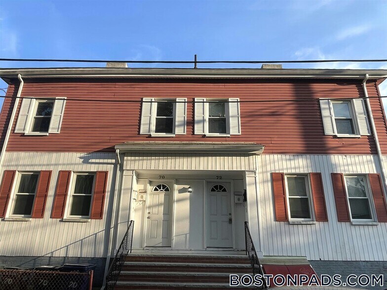 Building Photo - 72 School St