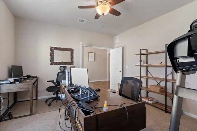Building Photo - Spectacular 4 Bedroom, 3.5 Bath, Corner Lo...