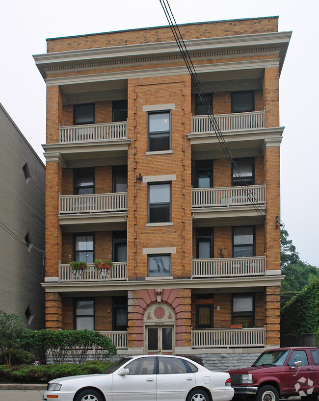 Building Photo - The Murray